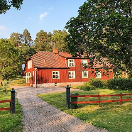 Nice Home In Mantorp With Kitchen Экстерьер фото