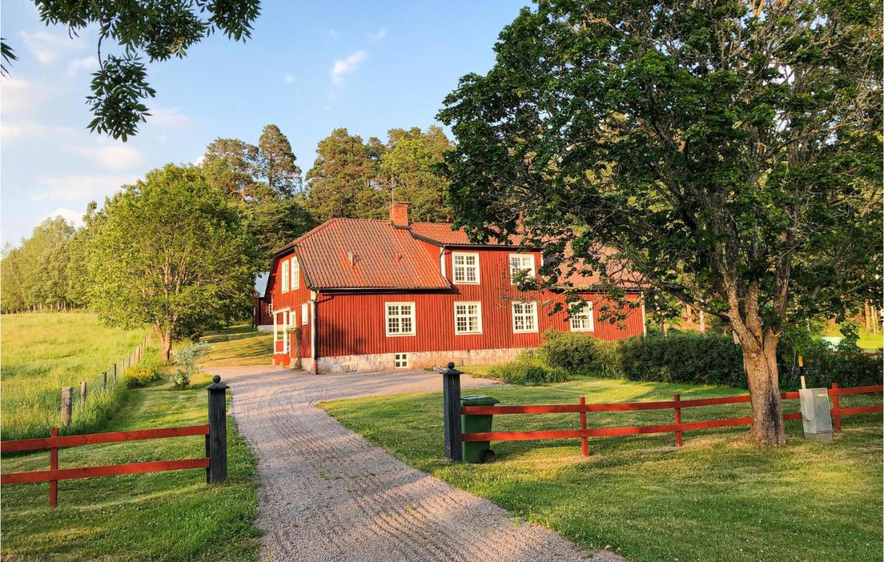 Nice Home In Mantorp With Kitchen Экстерьер фото